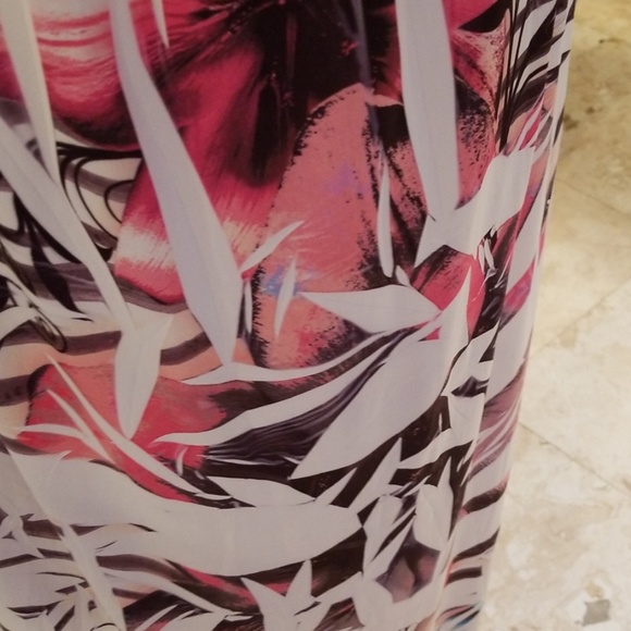 floral gorgeous dress - Picture 5 of 8